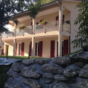 Frühstückspension De Servant Roulottes Et D'hotes